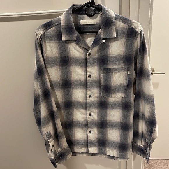 Camp Shirt • Standard/Cloth - Picture 9 of 9